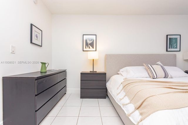 2301 Collins Ave 423, Miami Beach, FL 33139