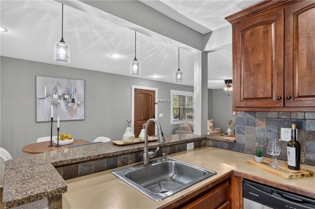 4500 Jefferson Street 102, Kansas City, MO 64111