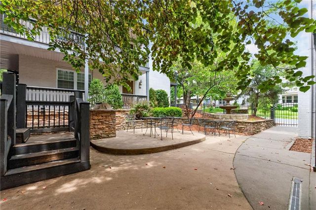 4500 Jefferson Street 102, Kansas City, MO 64111