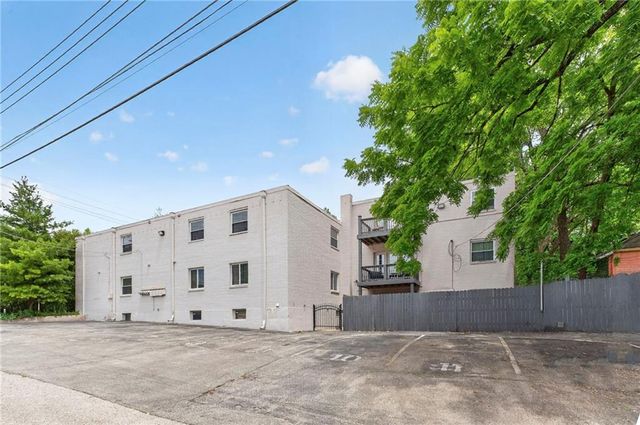 4500 Jefferson Street 102, Kansas City, MO 64111
