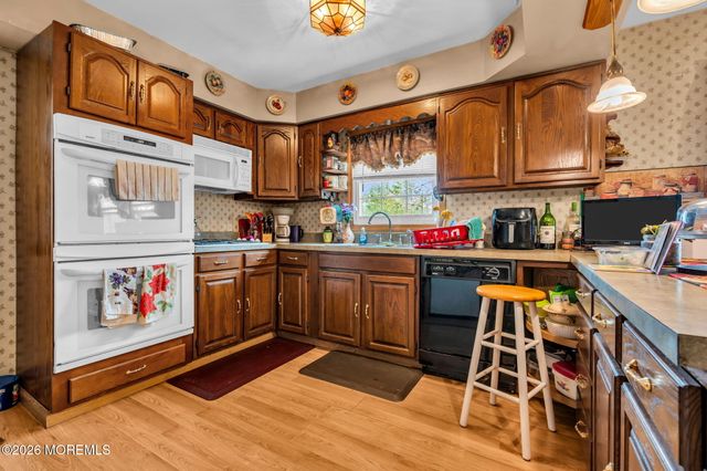 807 Monmouth Road, Cream Ridge, NJ 08514