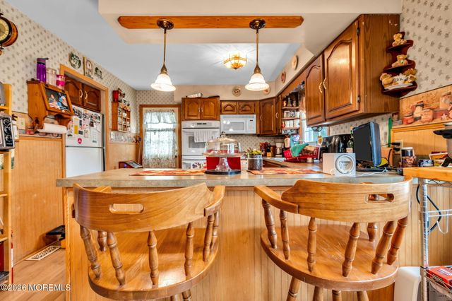 807 Monmouth Road, Cream Ridge, NJ 08514