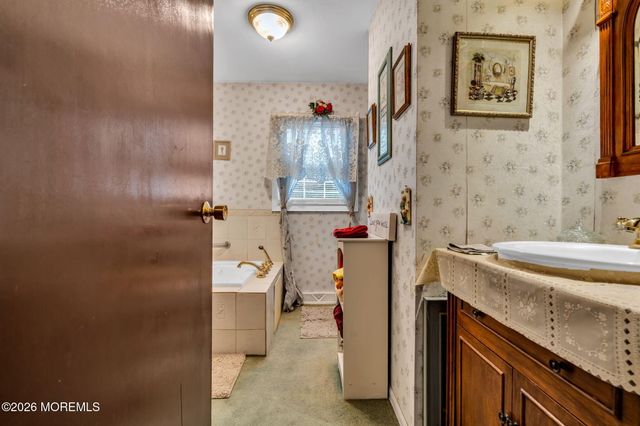 807 Monmouth Road, Cream Ridge, NJ 08514