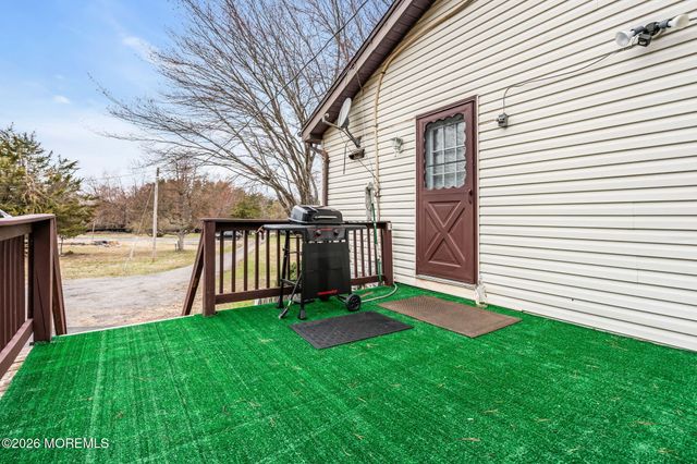 807 Monmouth Road, Cream Ridge, NJ 08514