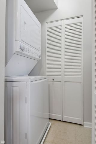 7318 N Honore Street 403, Chicago, IL 60626