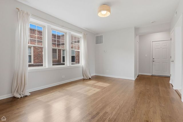 7318 N Honore Street 403, Chicago, IL 60626