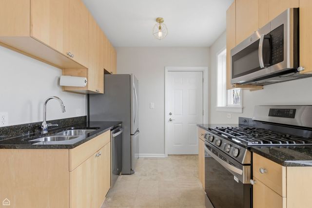 7318 N Honore Street 403, Chicago, IL 60626