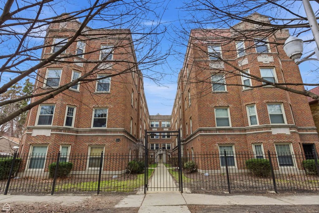 7318 N Honore Street 403, Chicago, IL 60626