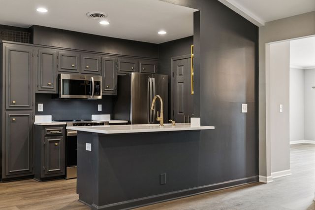 1005 Todd Preis Dr, Nashville, TN 37221