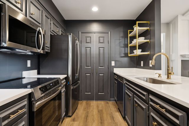 1005 Todd Preis Dr, Nashville, TN 37221