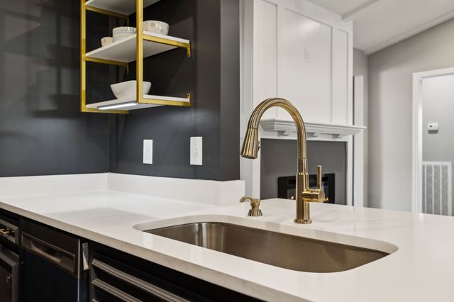 1005 Todd Preis Dr, Nashville, TN 37221