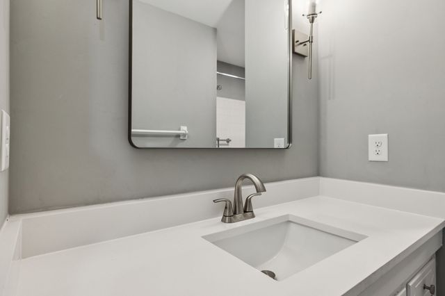 1005 Todd Preis Dr, Nashville, TN 37221