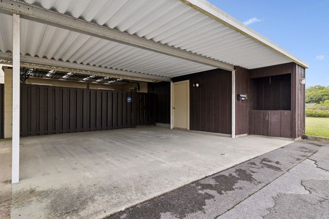 1005 Todd Preis Dr, Nashville, TN 37221