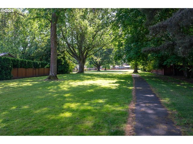 2725 Se HOLLYHOCK Ct, Hillsboro, OR 97123