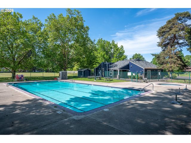 2725 Se HOLLYHOCK Ct, Hillsboro, OR 97123