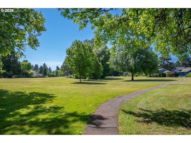 2725 Se HOLLYHOCK Ct, Hillsboro, OR 97123