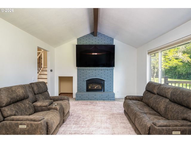 2725 Se HOLLYHOCK Ct, Hillsboro, OR 97123