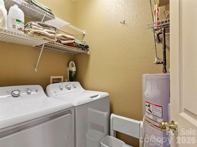 80 Stoney Falls Loop 3-201, Burnsville, NC 28714