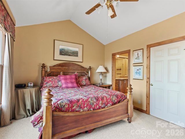80 Stoney Falls Loop 3-201, Burnsville, NC 28714
