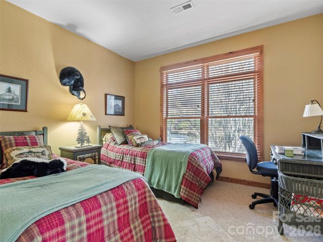 80 Stoney Falls Loop 3-201, Burnsville, NC 28714