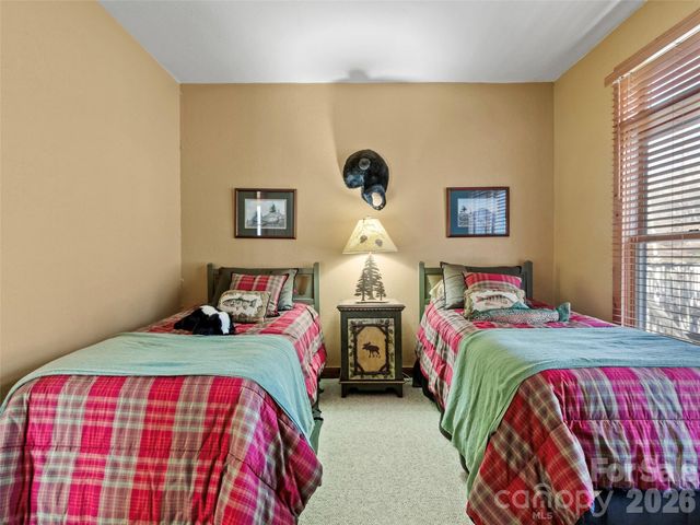 80 Stoney Falls Loop 3-201, Burnsville, NC 28714