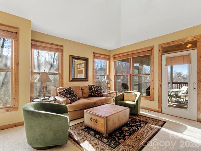 80 Stoney Falls Loop 3-201, Burnsville, NC 28714