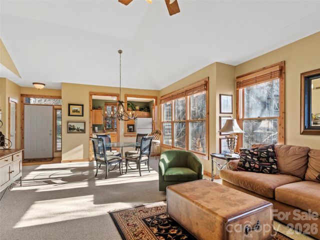 80 Stoney Falls Loop 3-201, Burnsville, NC 28714