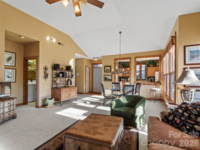 80 Stoney Falls Loop 3-201, Burnsville, NC 28714