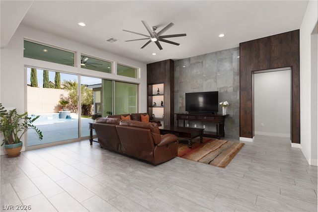 9670 Skye Star Avenue, Las Vegas, NV 89166