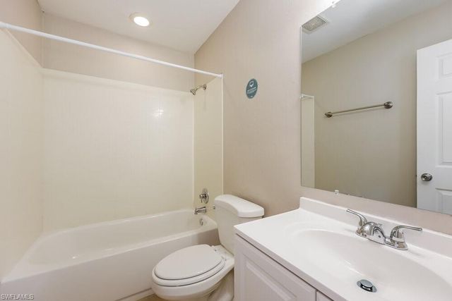 800 Jarmilla LN, Fort Myers, FL 33905