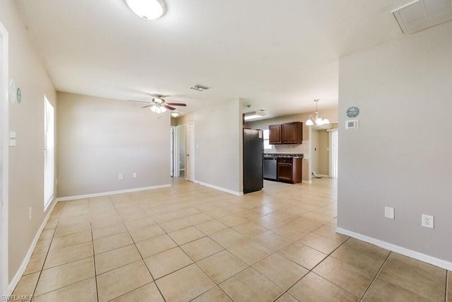 800 Jarmilla LN, Fort Myers, FL 33905