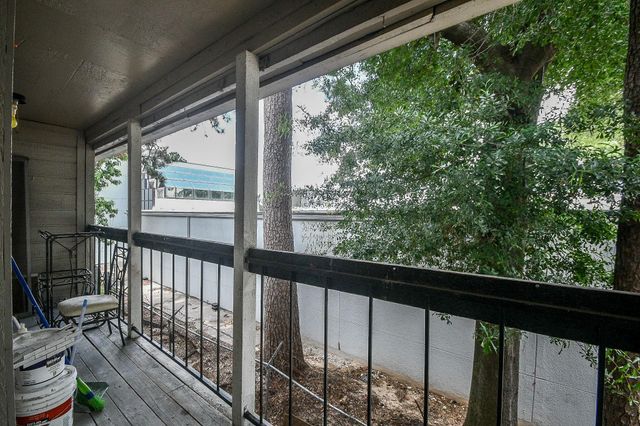 17331 Red Oak Drive 24, Houston, TX 77090