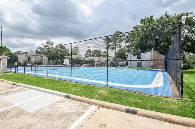 17331 Red Oak Drive 24, Houston, TX 77090