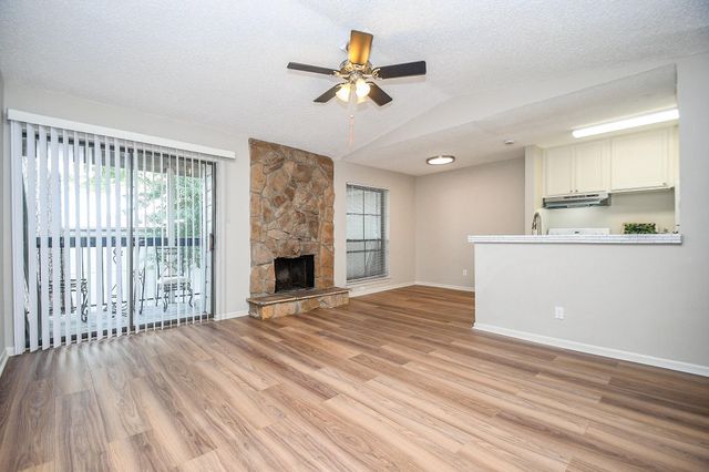 17331 Red Oak Drive 24, Houston, TX 77090