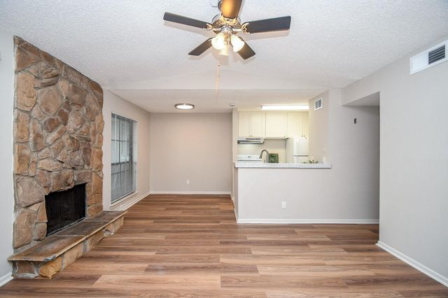 17331 Red Oak Drive 24, Houston, TX 77090