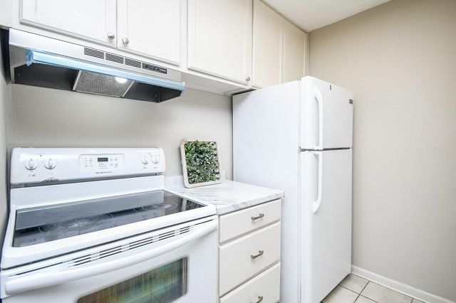 17331 Red Oak Drive 24, Houston, TX 77090