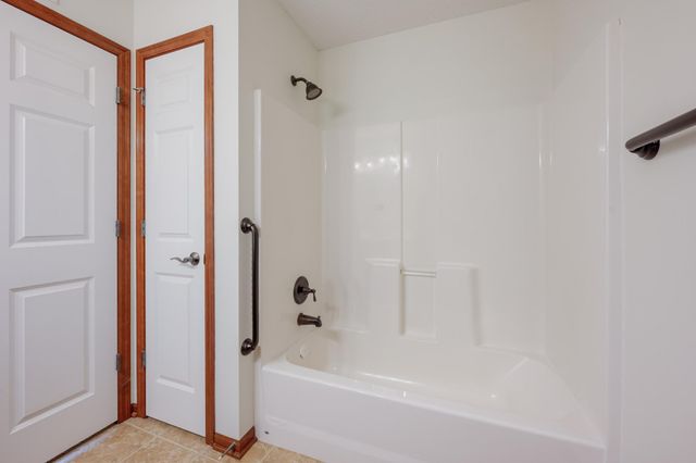 376 Arrowhead Drive, Lino Lakes, MN 55014