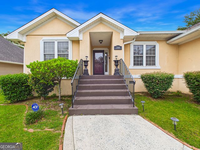 200 Autumn Trace Court, Macon, GA 31210