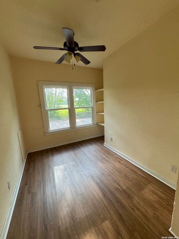 265 County Road 5227, Hondo, TX 78861