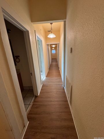 265 County Road 5227, Hondo, TX 78861
