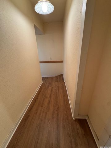 265 County Road 5227, Hondo, TX 78861