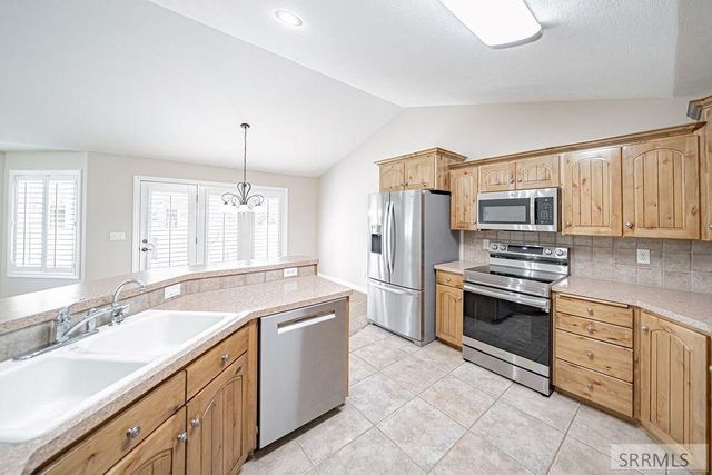 325 Tapitio Drive, Idaho Falls, ID 83401