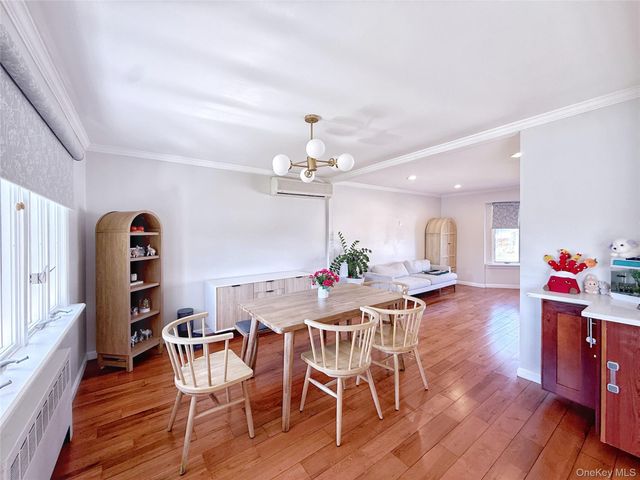 311 Southwood Circle, Syosset, NY 11791