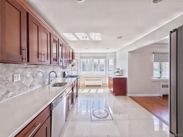 311 Southwood Circle, Syosset, NY 11791