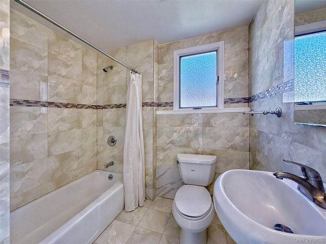 311 Southwood Circle, Syosset, NY 11791