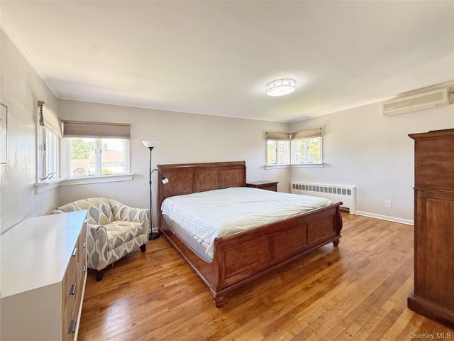 311 Southwood Circle, Syosset, NY 11791