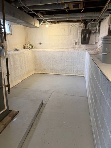 1443 Pioneer Road, Des Moines, IA 50320