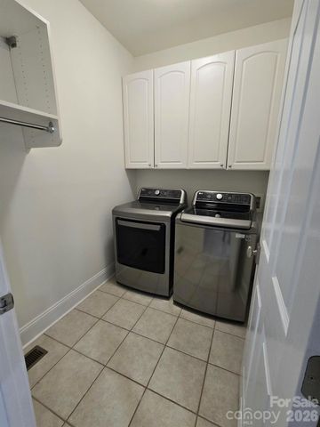 3008 Scottsdale Lane, Matthews, NC 28104