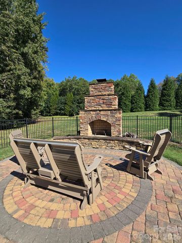 3008 Scottsdale Lane, Matthews, NC 28104