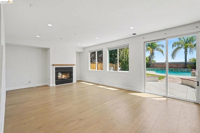 438 Montecito Dr, Brentwood, CA 94513